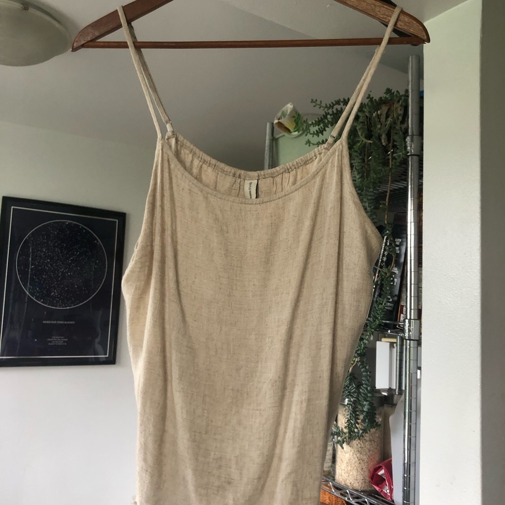 ⭐️3/$30⭐️ Gentle Fawn Linen Blend Tank w Open Back